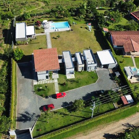 Torcaza Casa De Campo Quimbaya Exterior photo